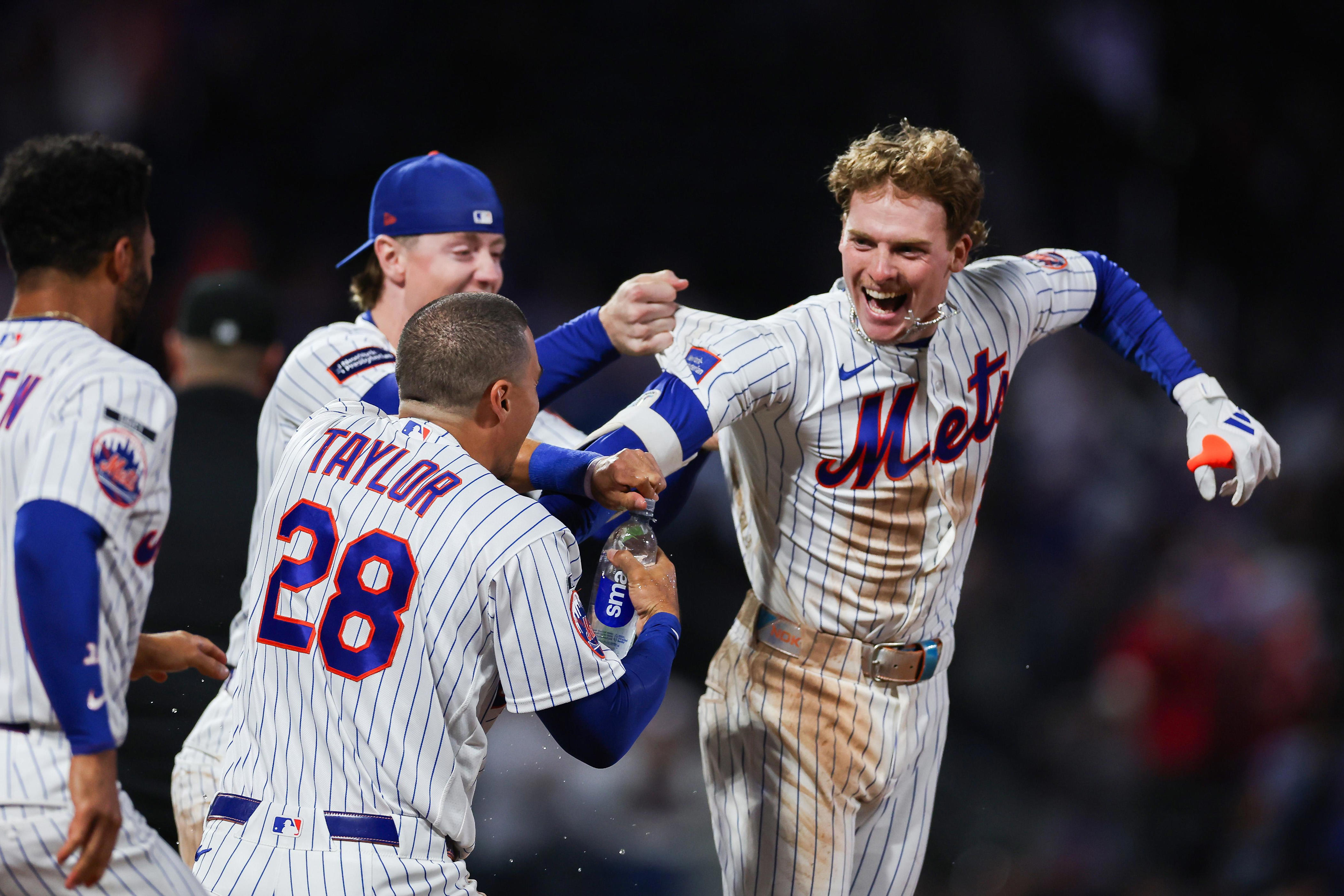 Carson Benge makes up for early defensive mishap with a walk-off hit for  the Mets