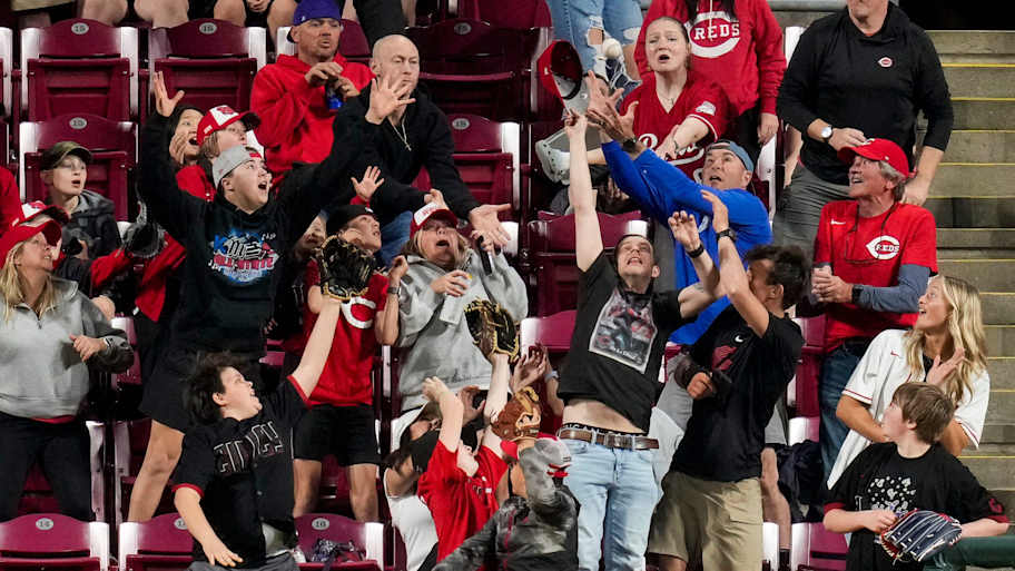 Reds fans shouldn't direct anger at fan's mistake in extra-innings loss ...