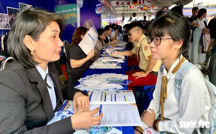 Thí sinh có được miễn lệ phí xét tuyển đại học năm 2026?