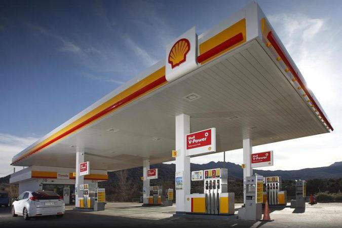 Shell desafía la narrativa del mercado al girase hacia el upstream