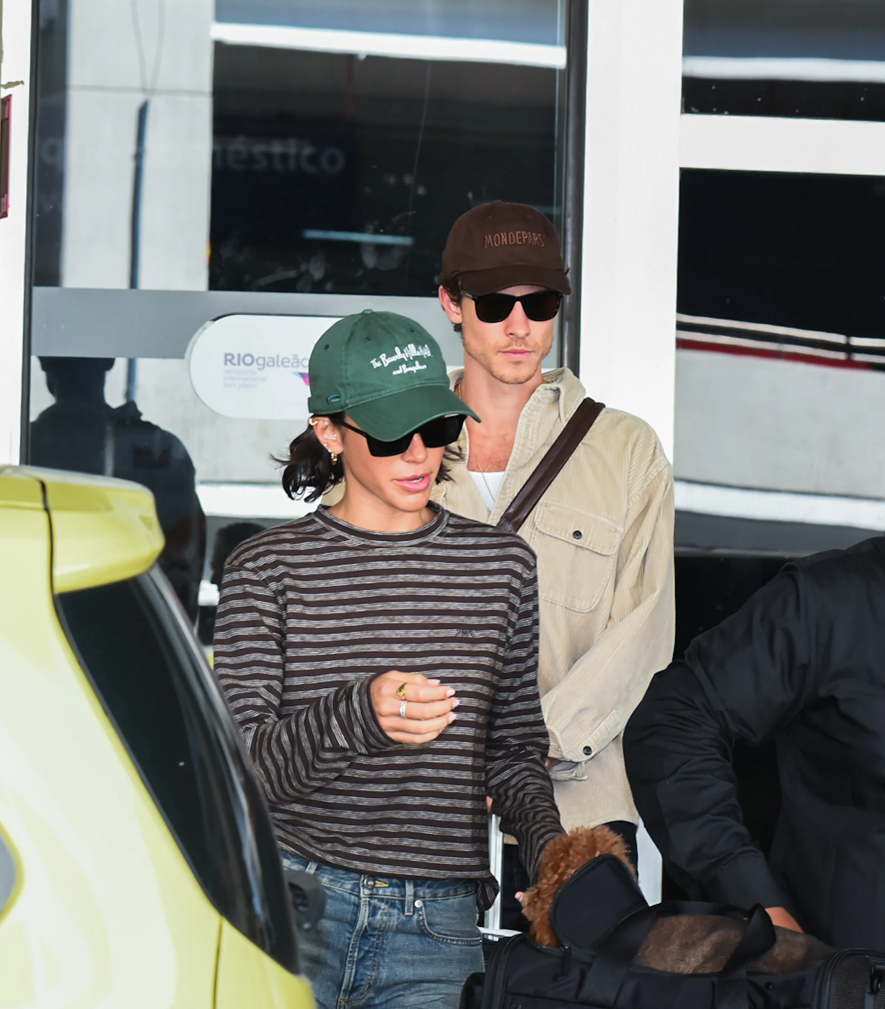 Shawn Mendes se machuca nos EUA e Bruna Marquezine acompanha ida ao ...