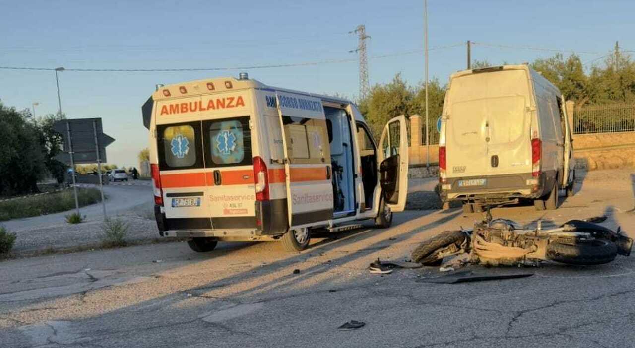 Moto contro furgone, tragico incidente: muore un giovane di 30 anni