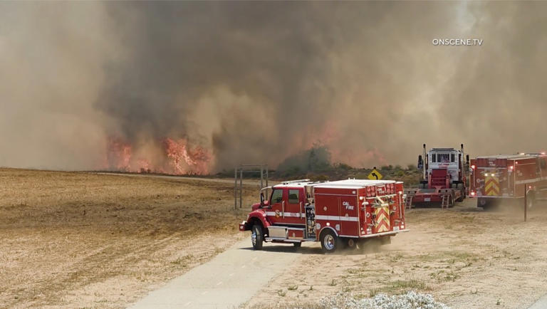 Bain fire in Riverside County injures 4 and scorches more than 900 ...