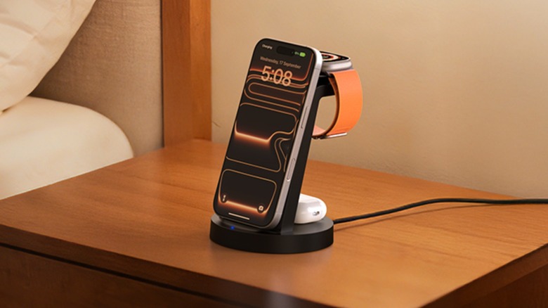 This $16 gadget charges all your mobile Apple devices at once