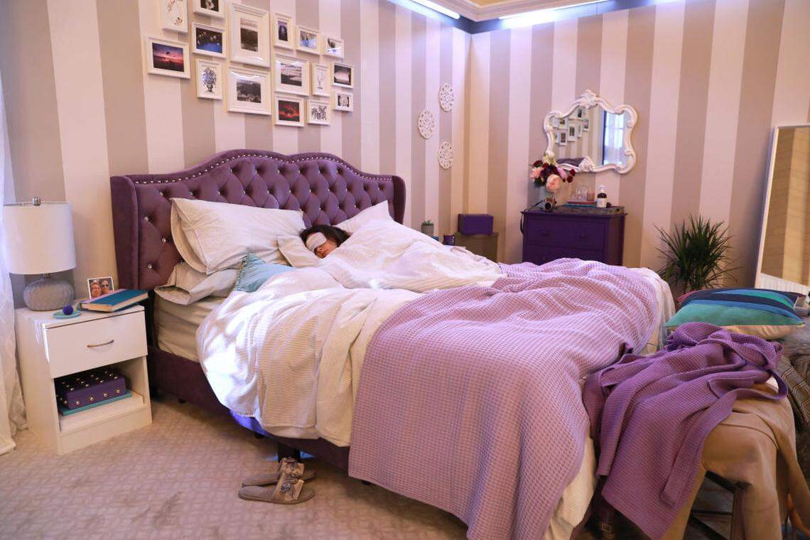 Too much and too little sleep speed up aging - New science reveals the ...