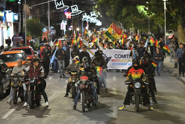 Una movilización en el centro de Bolivia exige el cese de los bloqueos ...