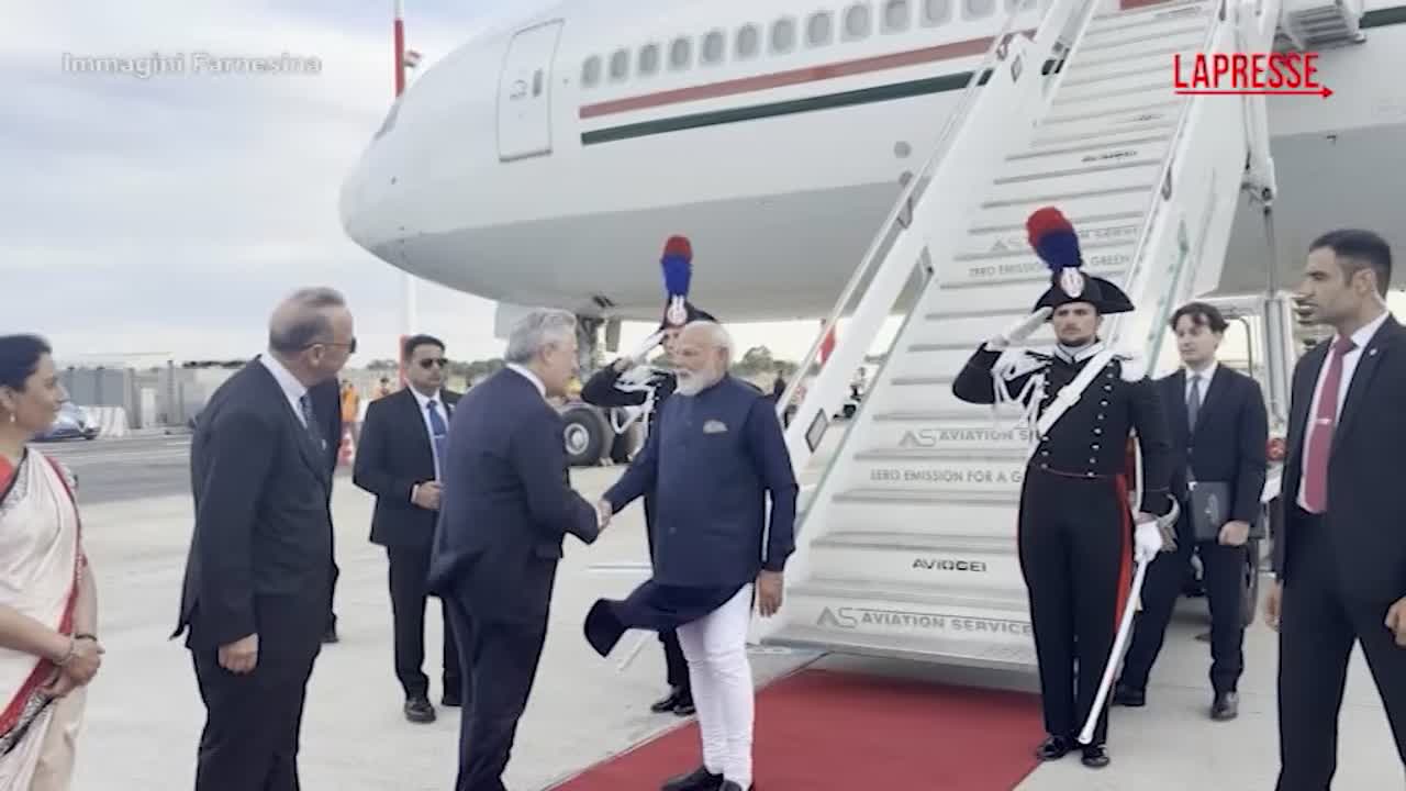 Modi arriva a Roma, ad accoglierlo c'è Tajani