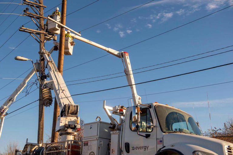 Thousands without power after powerful thunderstorms sweep through ...