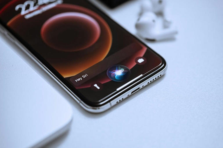 Así será la nueva Siri con IA en iOS 27: app propia, más privacidad y ...