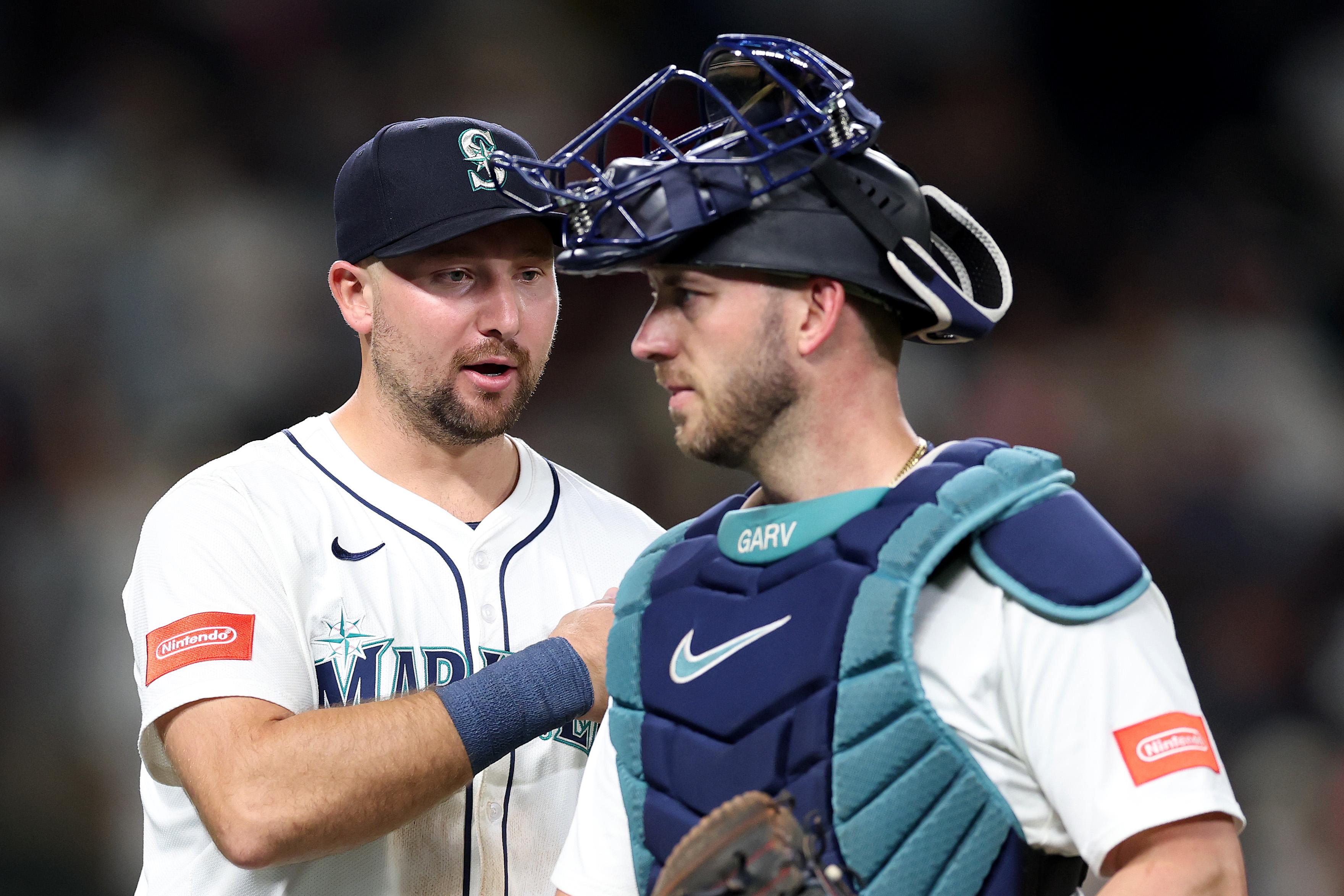 What moves should the Mariners make while Cal Raleigh is on IL?