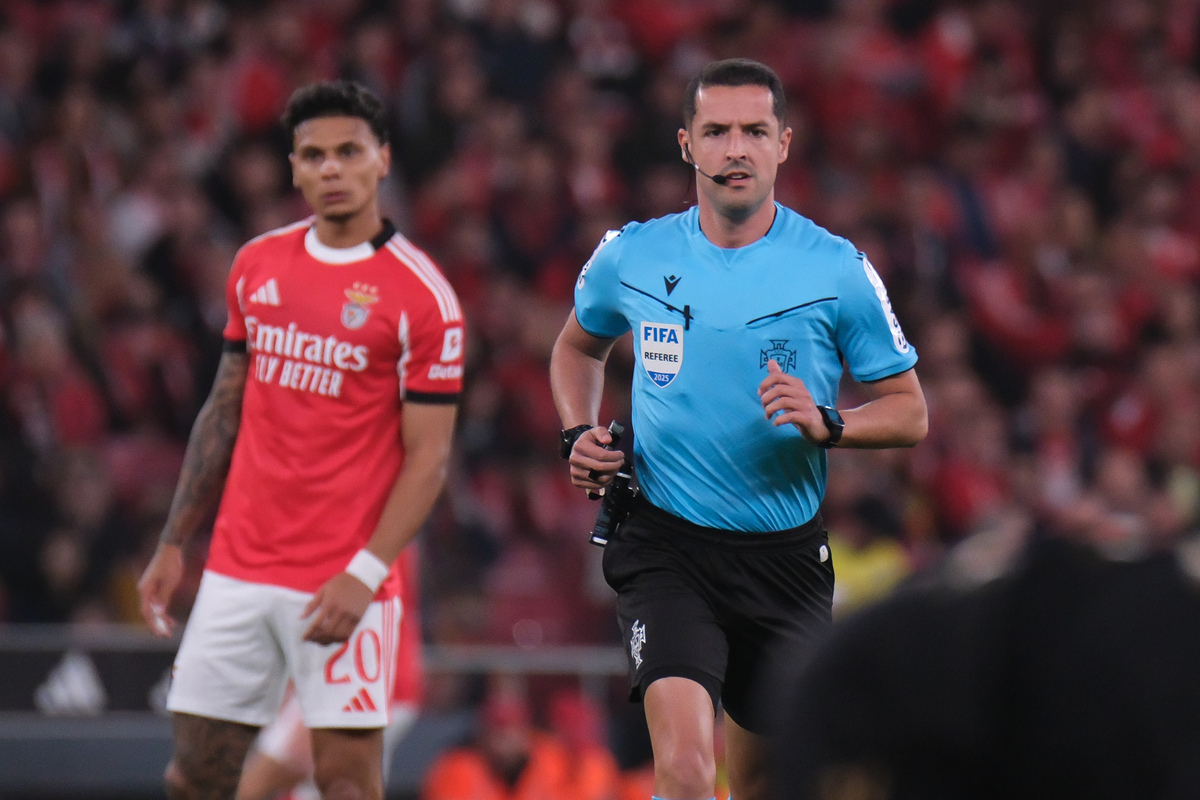 Arbitragem e VAR do FC Famalicão - SL Benfica com avalição «insatisfatória»
