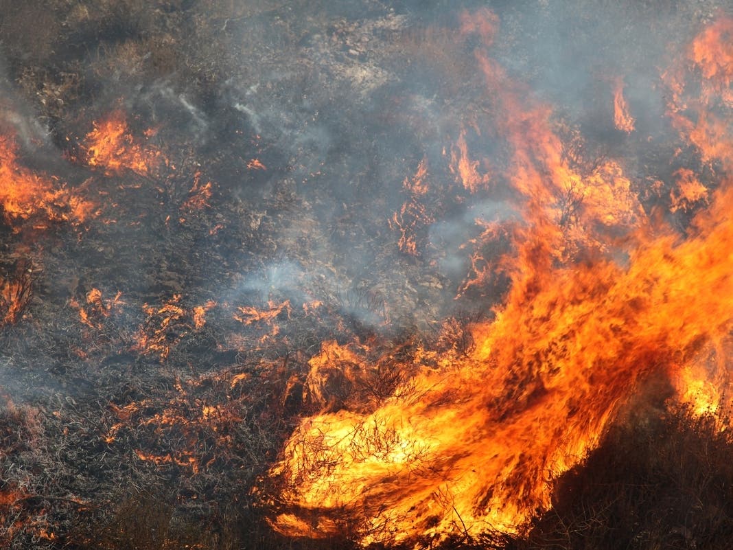Brush fire ignites 20+ acres in the Santa Ana River Bottom in RivCo ...