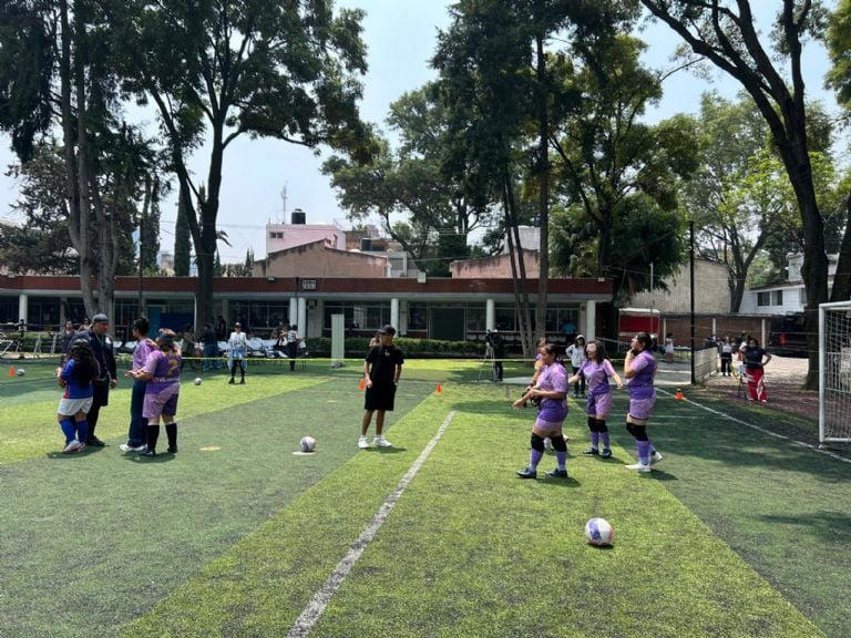 Futbolistas mexicanas buscan ser la primera selección femenil de futbol ...