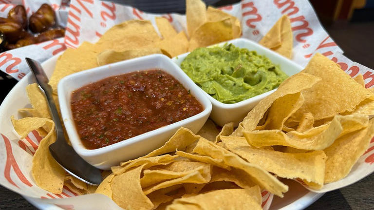 I tried and ranked every appetizer at Red Robin