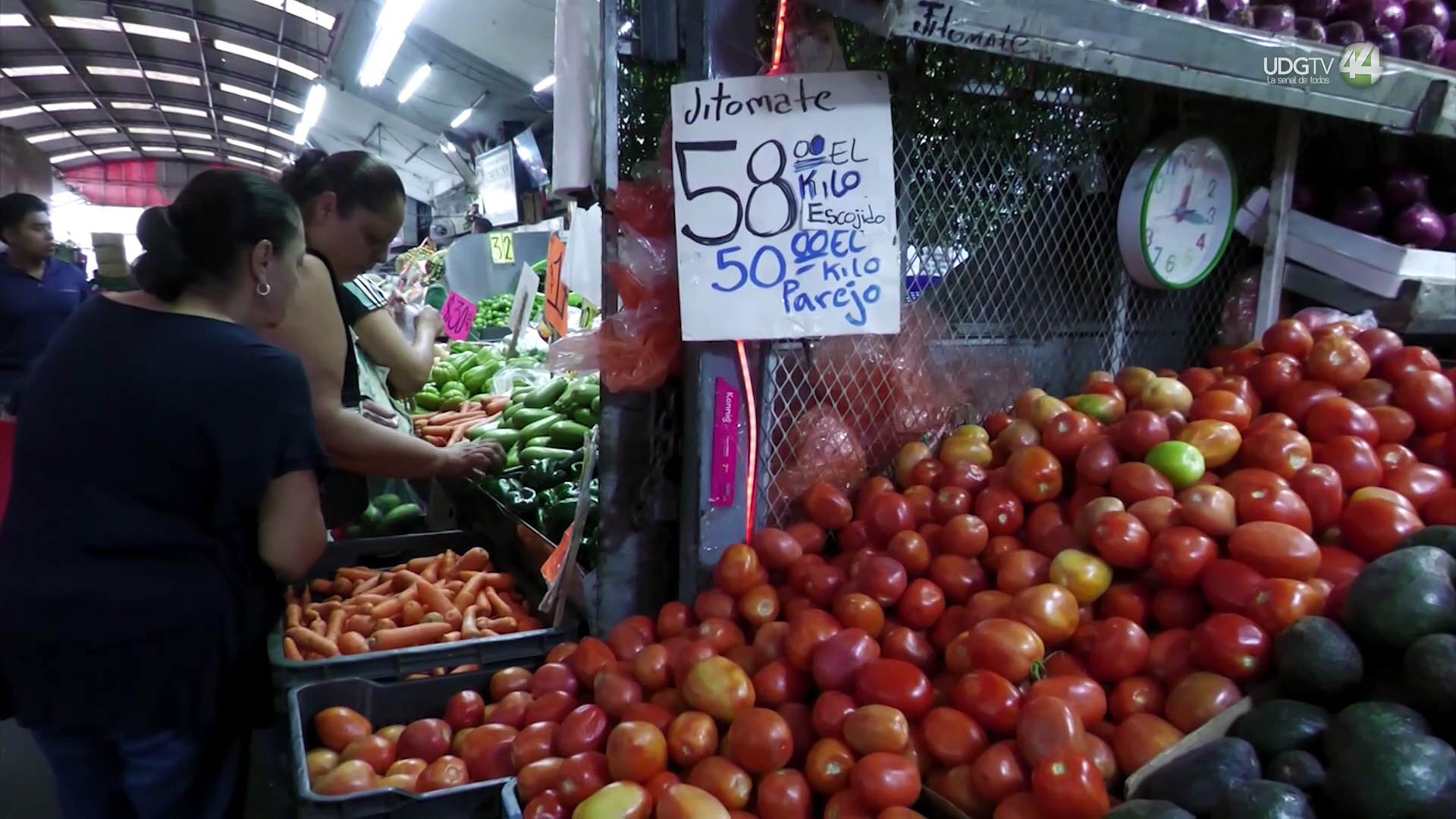 El precio de los alimentos se dispara y presiona a miles hacia la pobreza