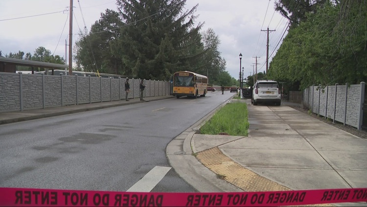 Teen suspect turns himself in after shooting 13-year-old girl near bus ...