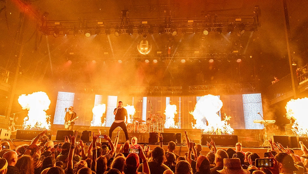 Shinedown plays fan-requested song live after 18 years