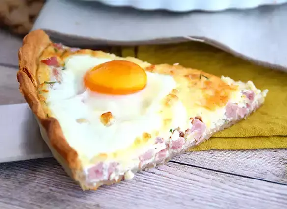 Quiche met ei en ham