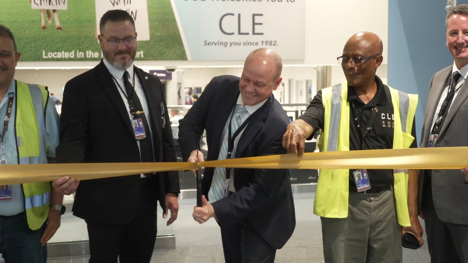 Ribbon-cutting for upgraded Hopkins Airport checkpoint; TSA aims for ...