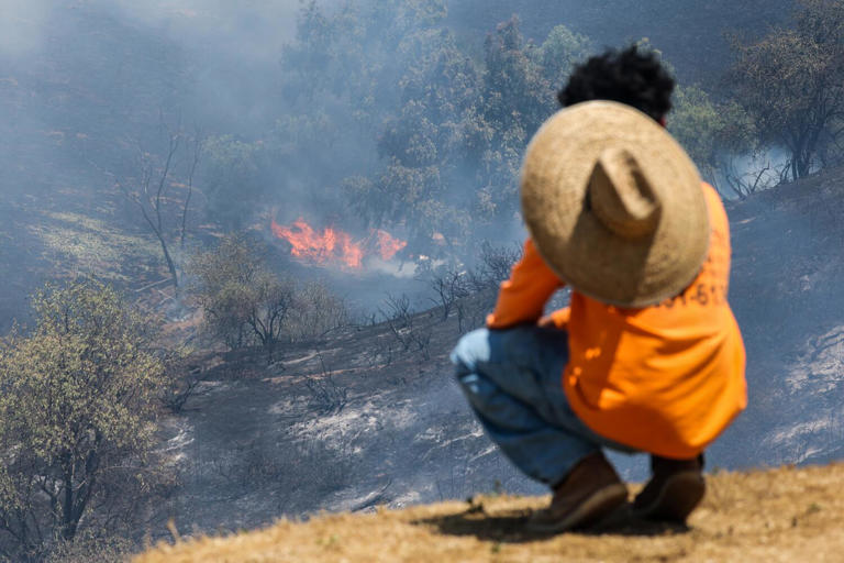 Crews fight wind, terrain as they battle Sandy fire and other SoCal blazes