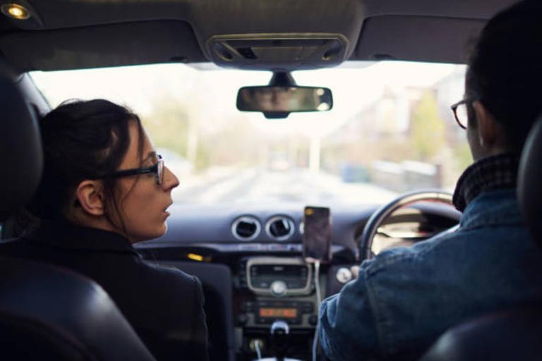 Drivers face 1 penalty point on licence and losing licence under DVLA rule