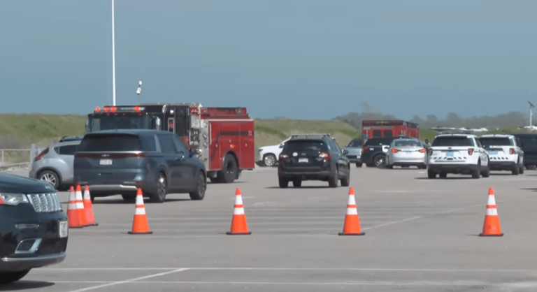 Three stabbed as hundreds take over Rhode Island beaches