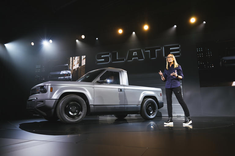 Slate truck foregoes techy nonsense in favor of practical design