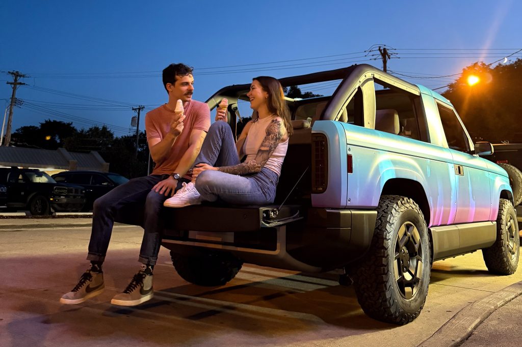 Slate truck foregoes techy nonsense in favor of practical design