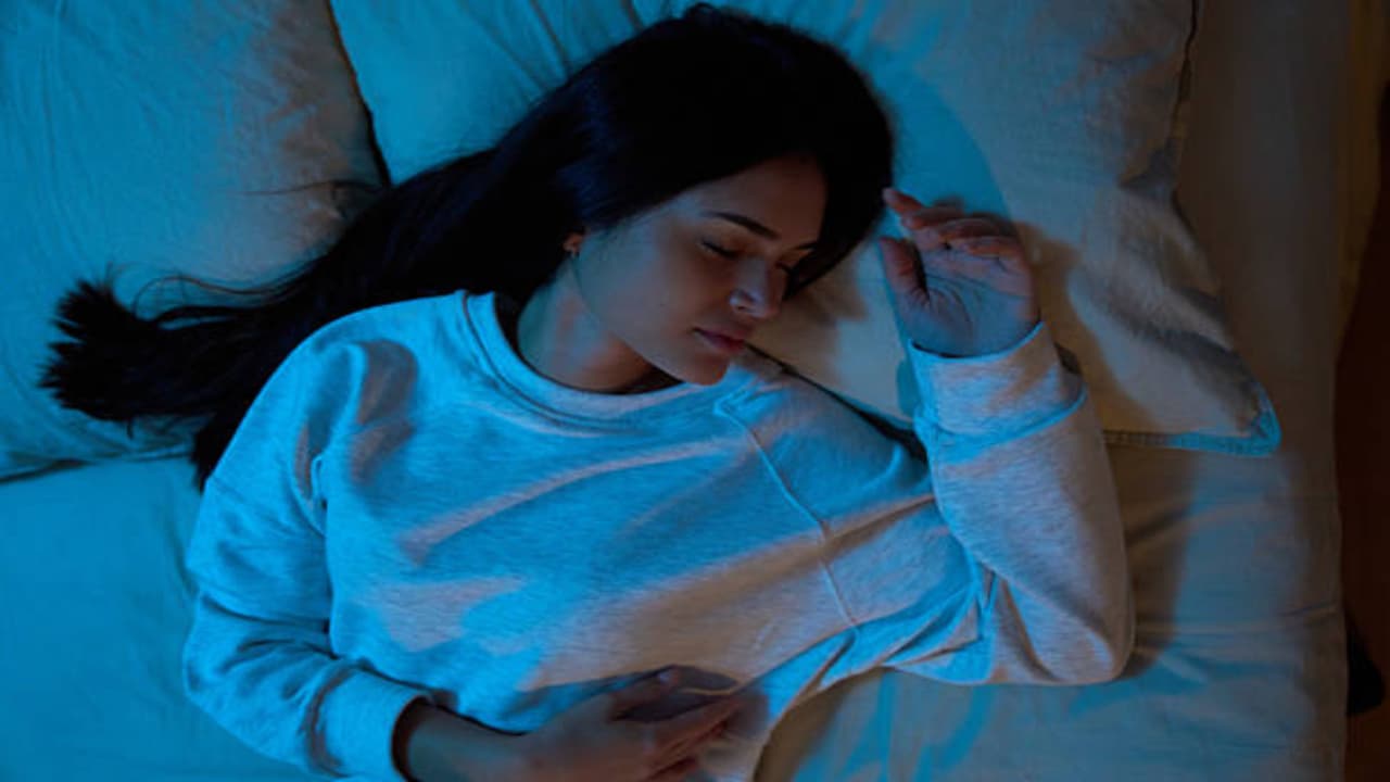 Sleepless nights: Wide awake? Fix it with 5 simple tricks for better ...