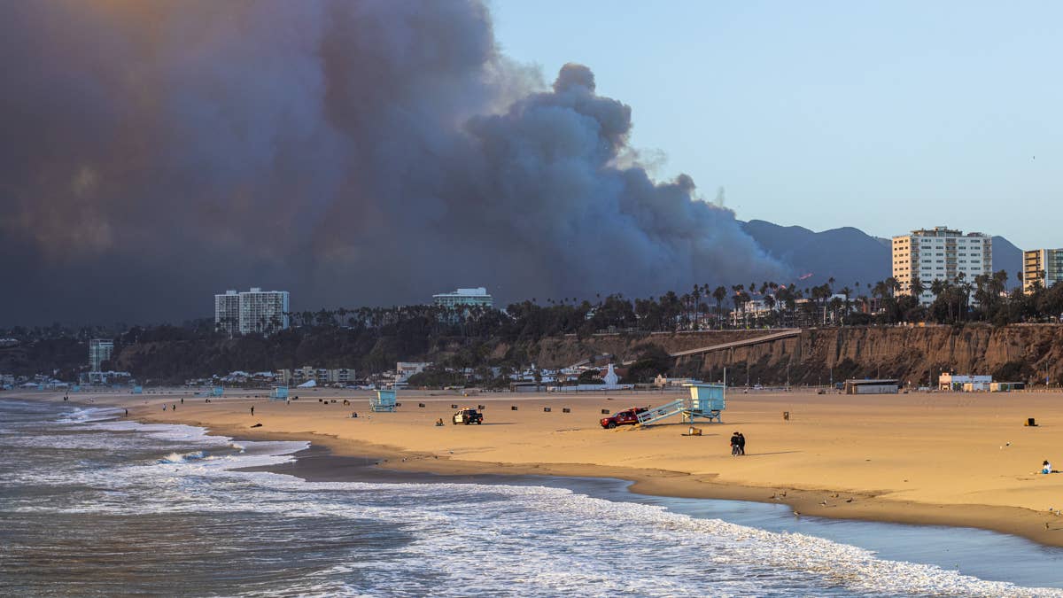 Stay indoors: Air quality alerts issued in California and North ...