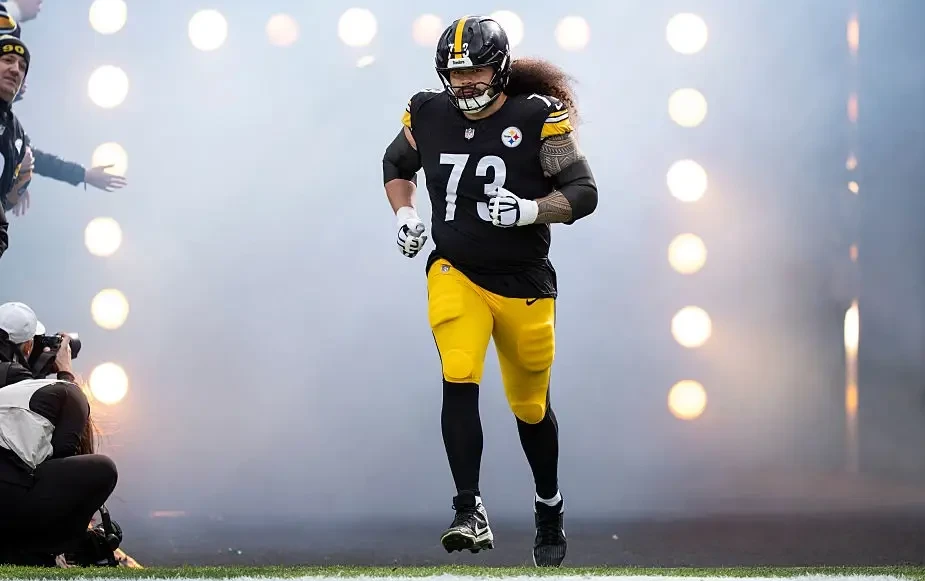 Jahri Evans emerges as key leader for young Steelers line