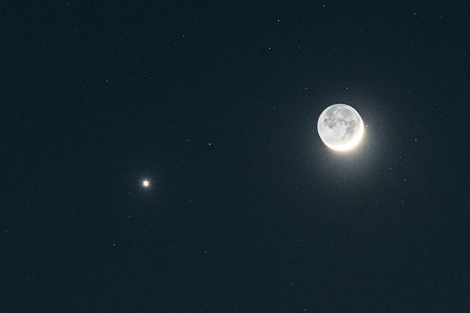 The spectacular Venus, Jupiter and crescent moon alignment this week ...