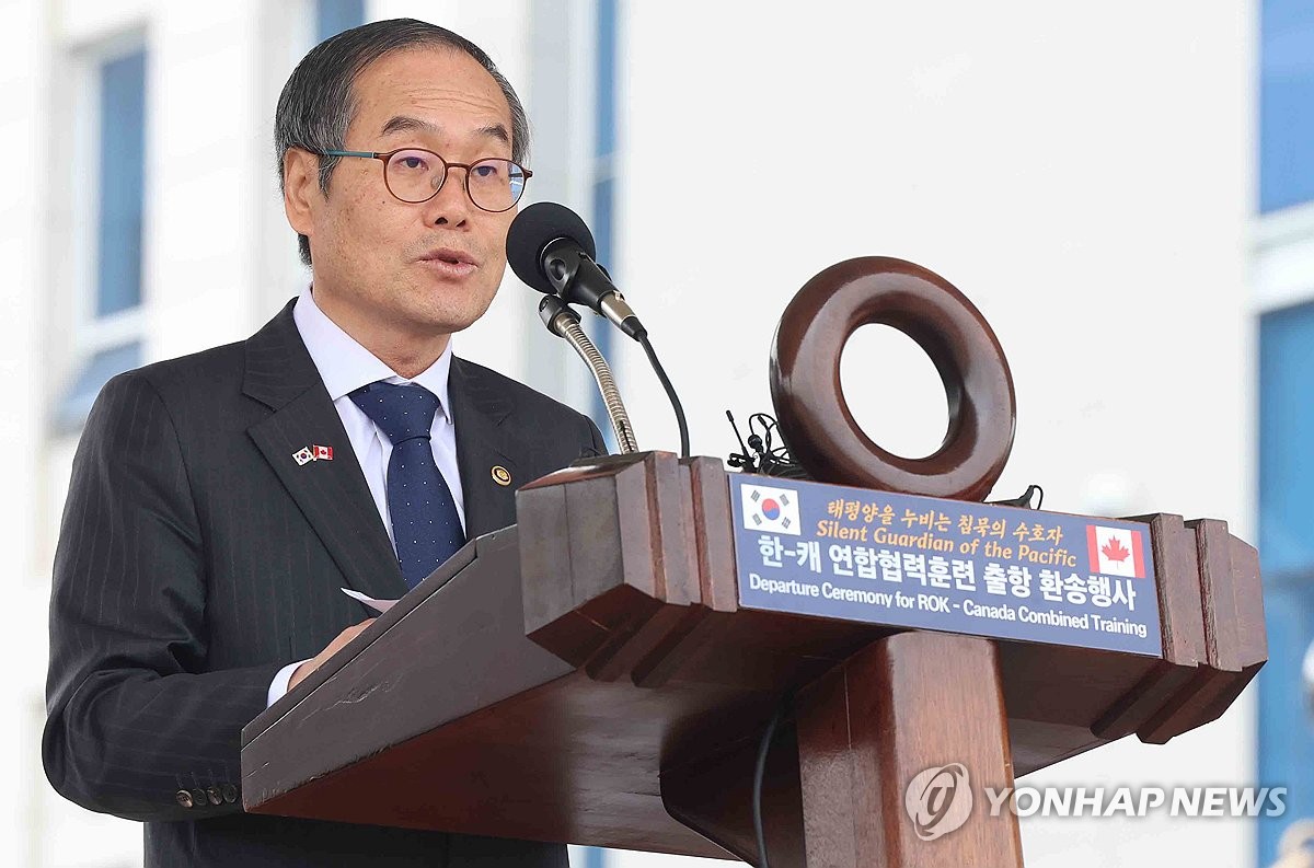 DAPA chief discusses arms cooperation with India's defense minister