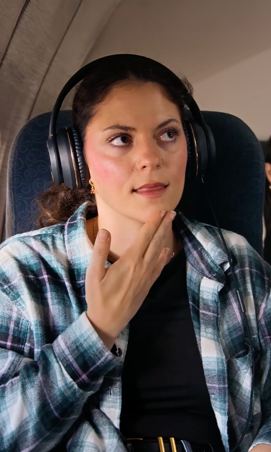 Karen shames deaf for not switching seats