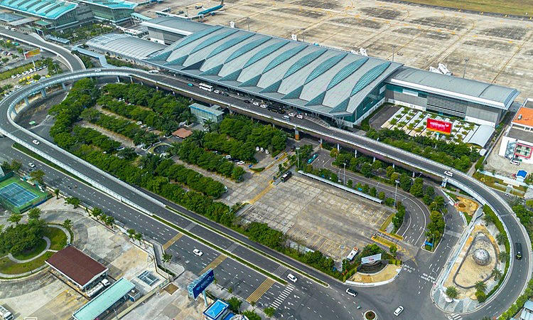 Vietnam's only 5-star airport terminal in Da Nang expanded after years ...