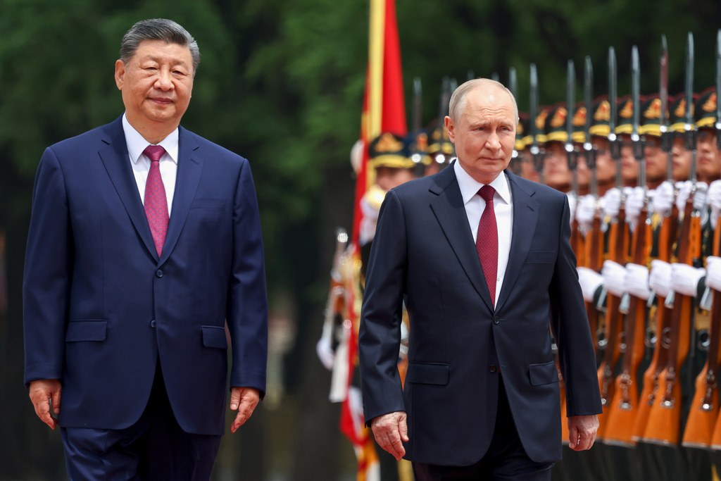 Xi tog emot Putin – hyllade ländernas band