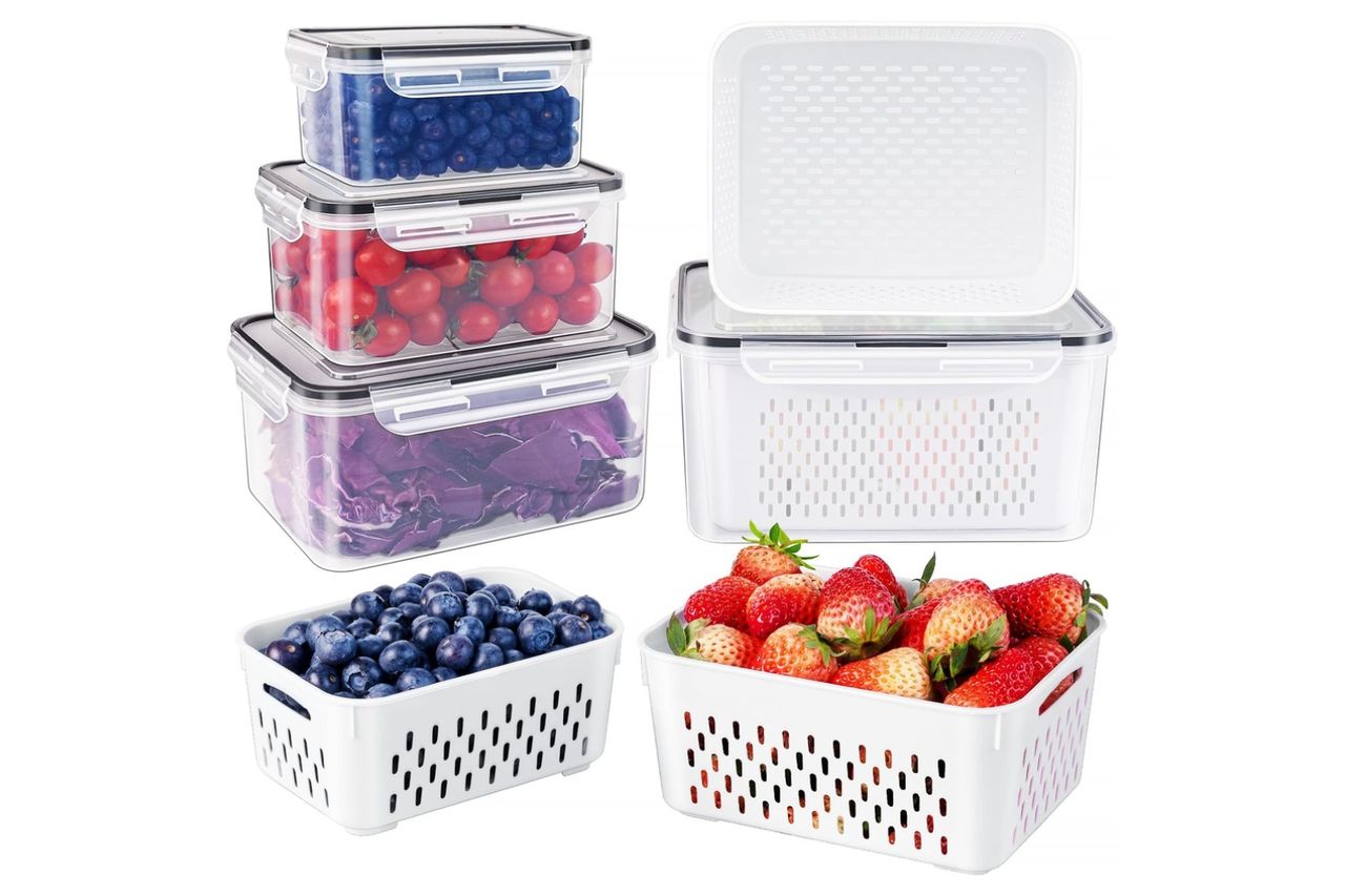 Freshmage Fruit Storage Containers for Fridge with Removable Colander, Airtight Food Storage Container, Dishwasher Safe Produce Saver for Refrigerator, Keep Berry Fruit Fresh Longer 4 pcs Small Clear