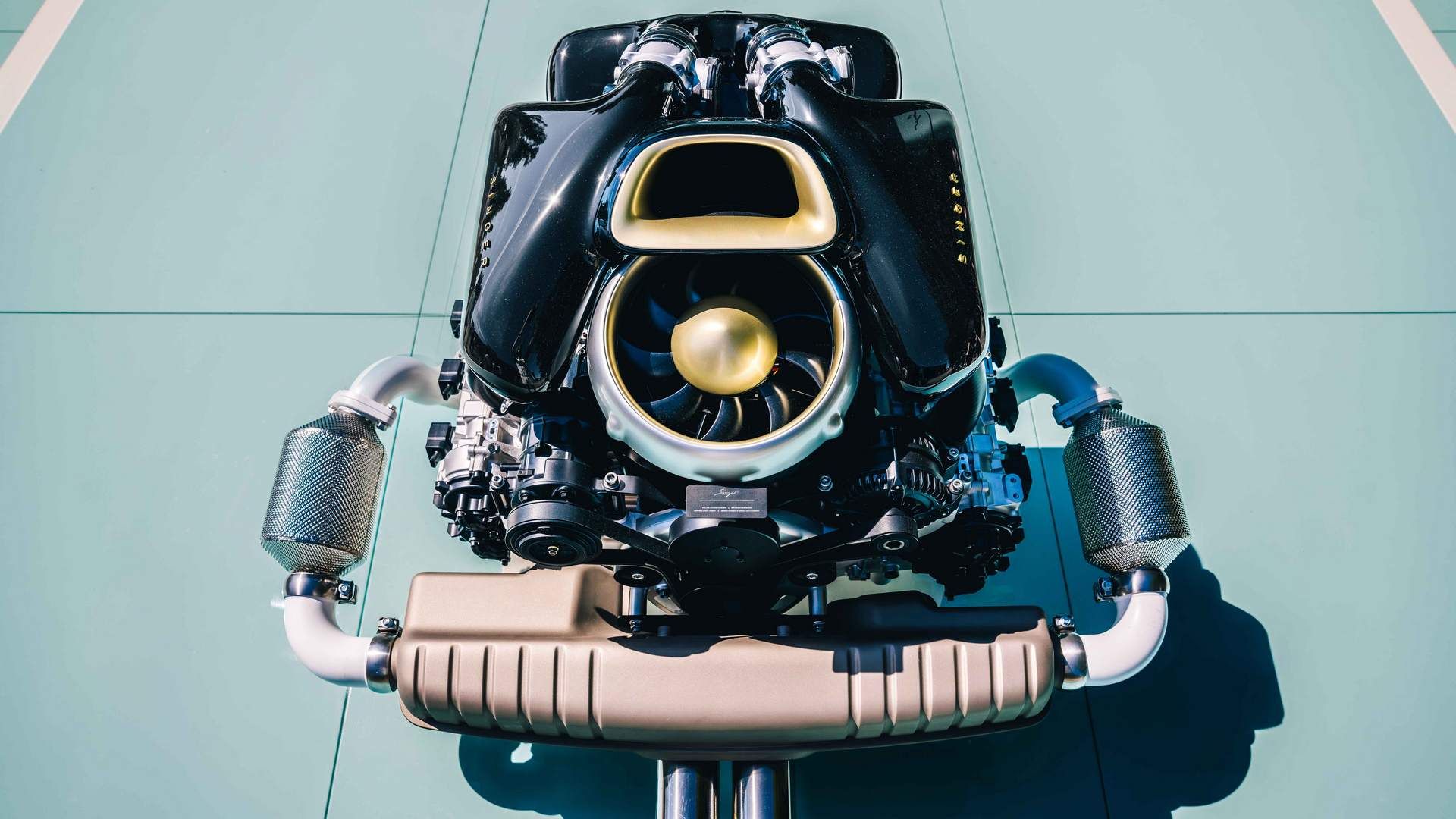 Here's how Singer turns air-cooled Porsche engines into 8,000-RPM monsters