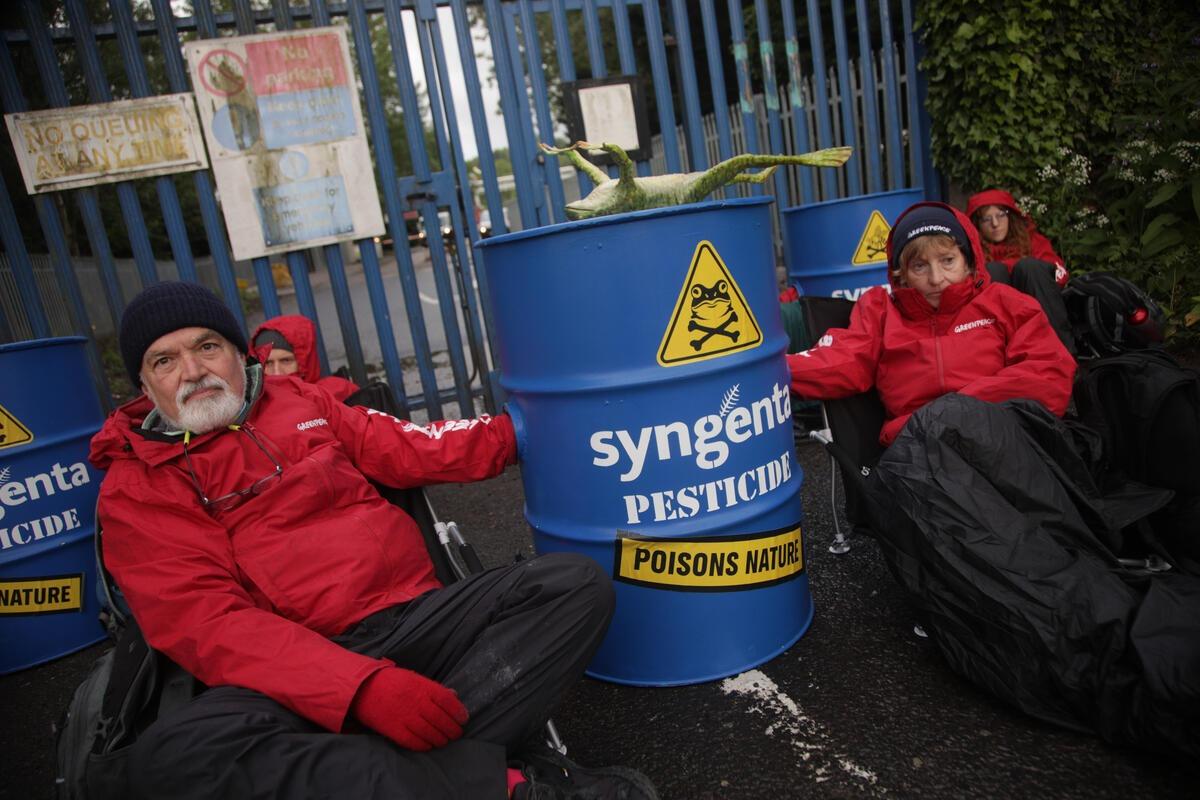 Greenpeace blockades Huddersfield HQ of Syngenta in protest over ...