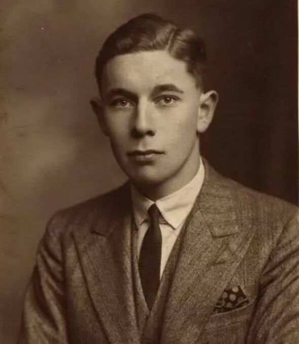 WW2 pilot honoured with hero's burial 86 years to the day he was shot ...