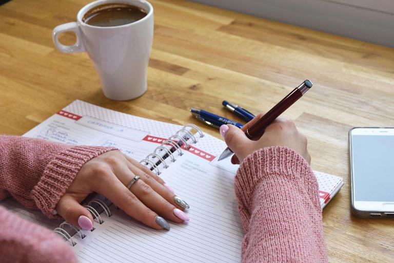 Build a consistent morning routine that energizes you in these 9 steps