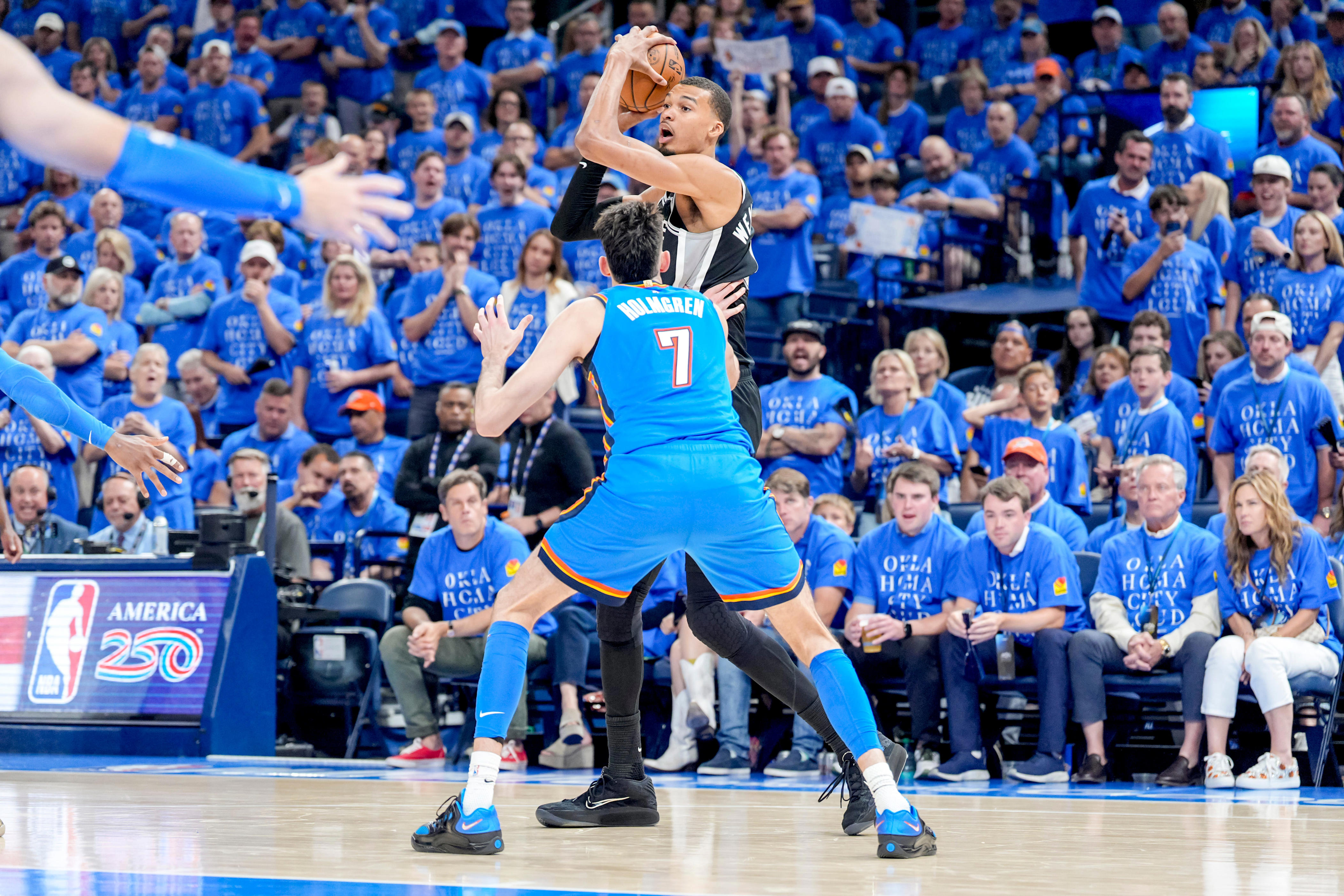 Do Spurs play tonight? What channel are the Thunder on tonight?