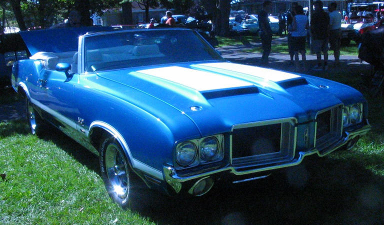 Why restored Olds 442 convertibles are stealing the spotlight