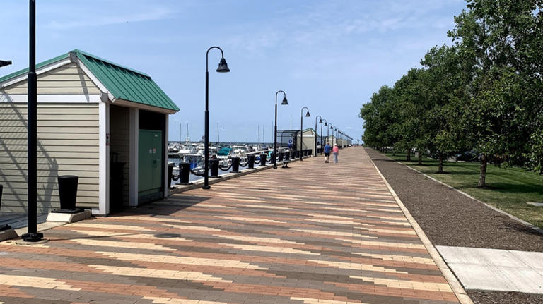 The Midwest's 6 most charming walkable piers promise sweet summer fun