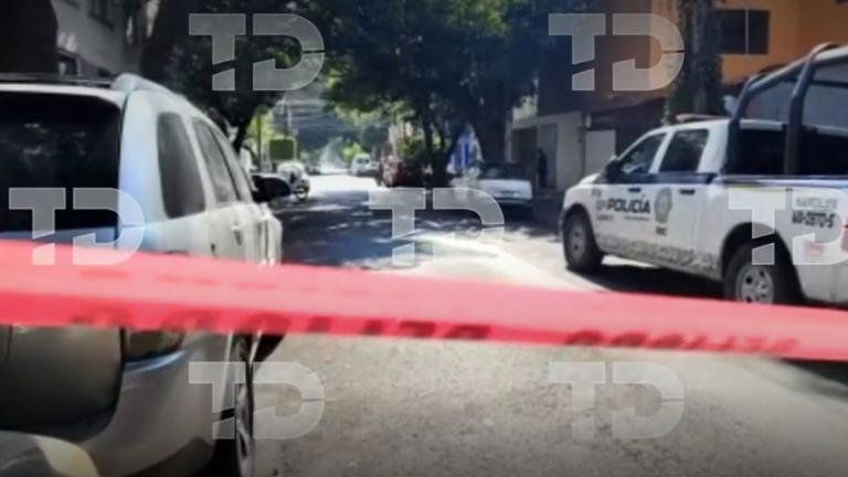 Hombre es atacado a balazos mientras conducía auto de lujo en la ...