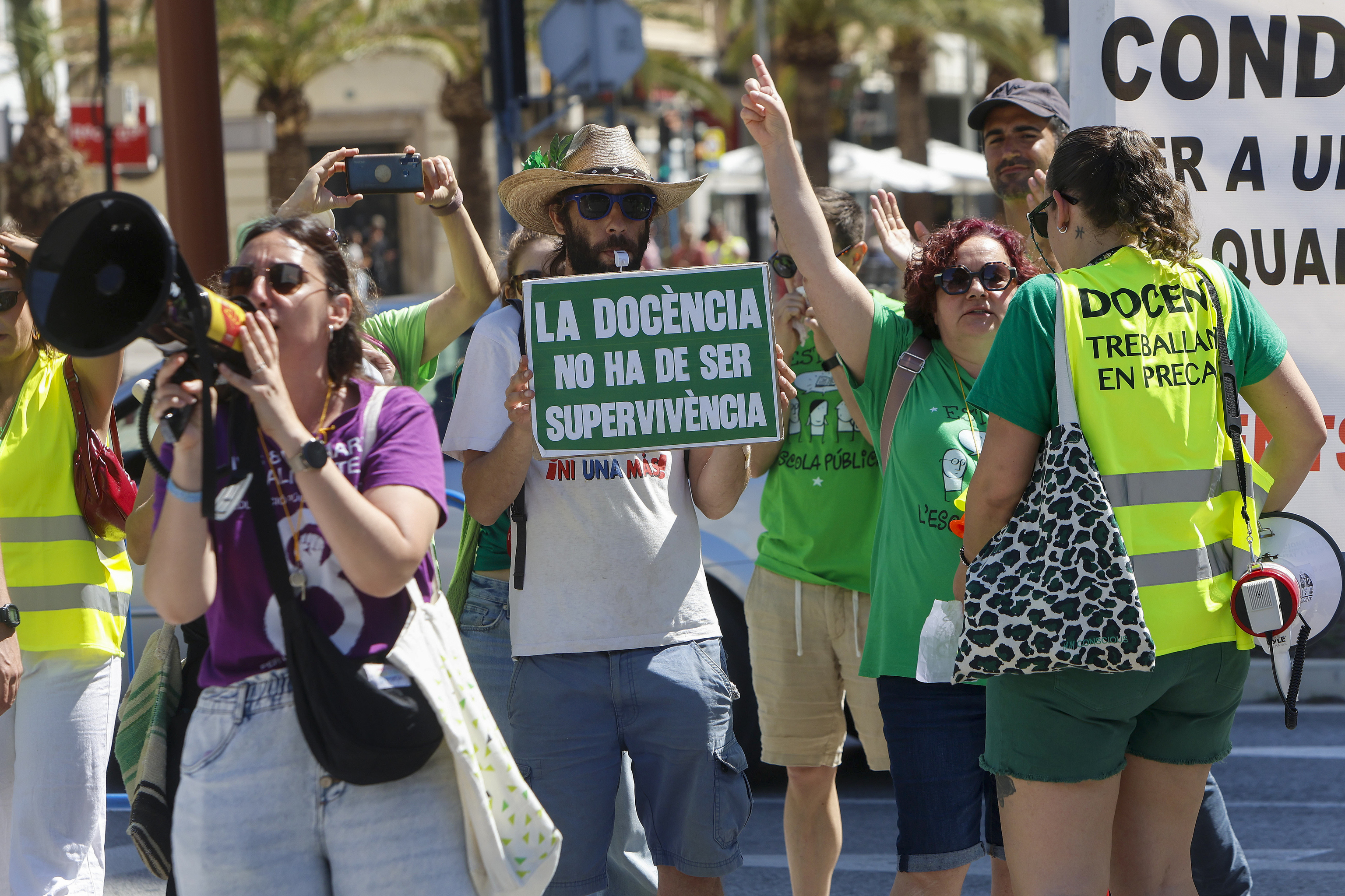 Un 78% de los docentes rechaza la propuesta de Educación y los ...