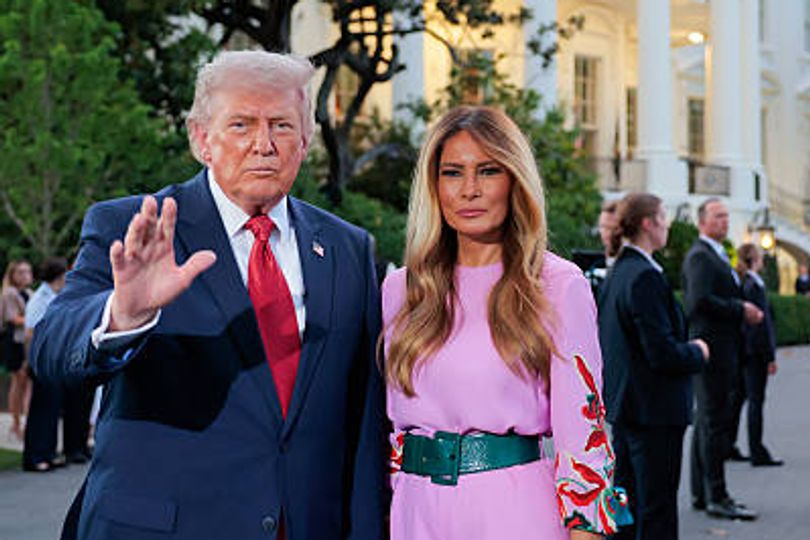 Watch awkward moment Melania Trump stands alone as Donald does move she ...