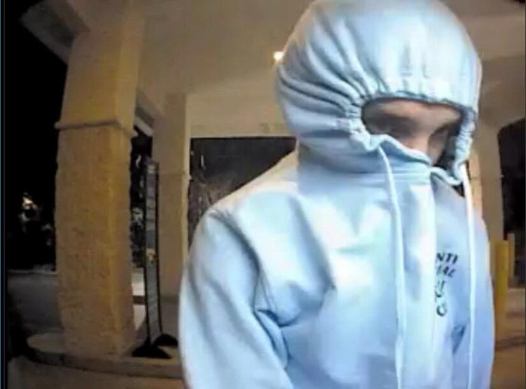 Suspected ATM fraudster sought by Venice police
