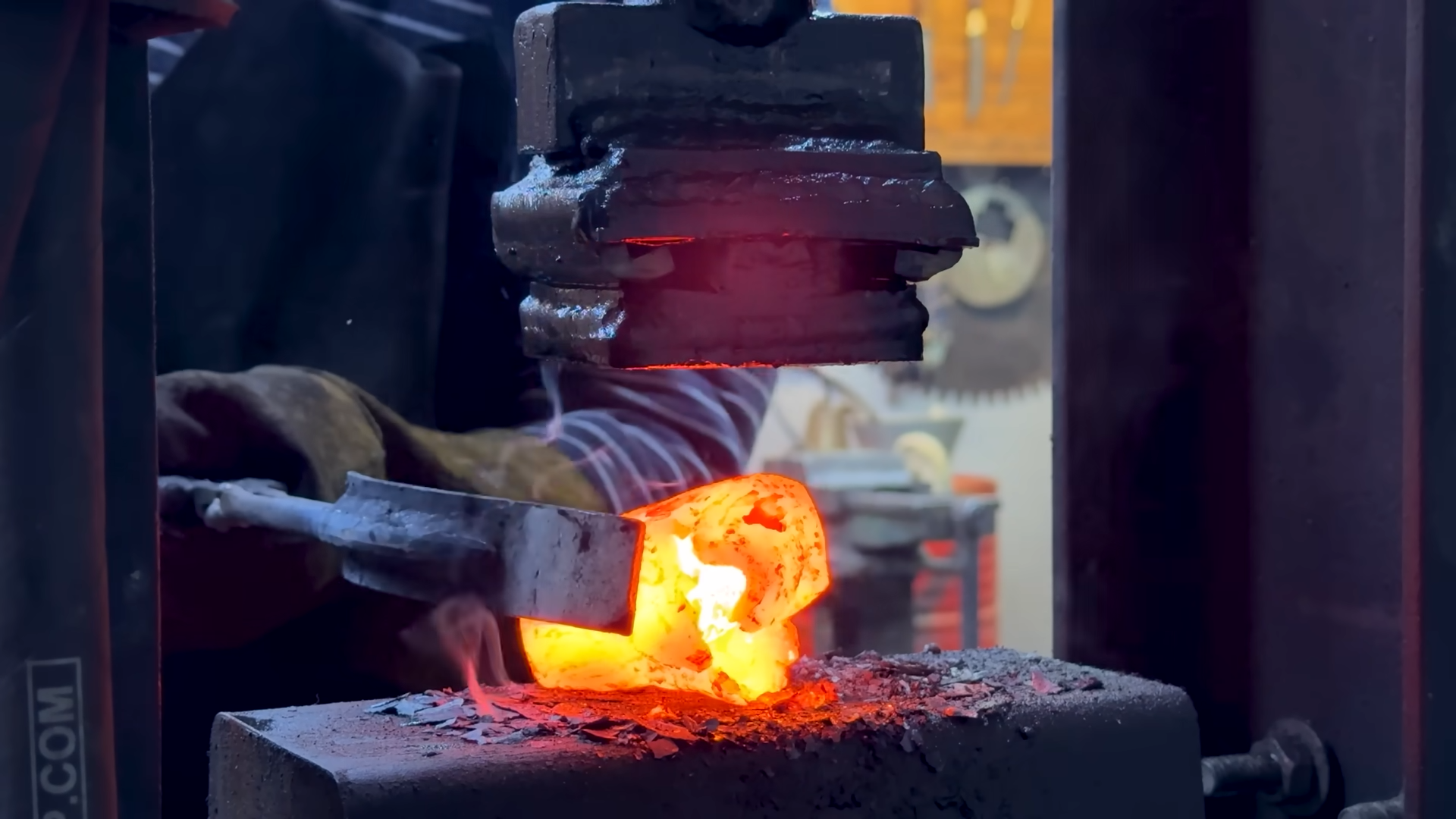 This video shows how paper clips became a razor-sharp knife