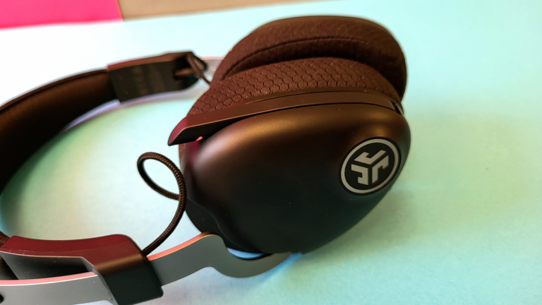 Jlab Jbuds Work Wireless im Test: Bluetooth-Headset ab 80 Euro überzeugt